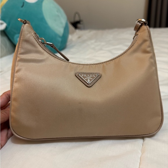 Prada Re-edition Nylon Crossbody bag, 2020, Desert beige color - Picture 2 of 13